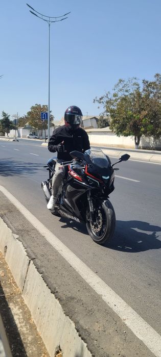 Qj moto 400 sotiladi