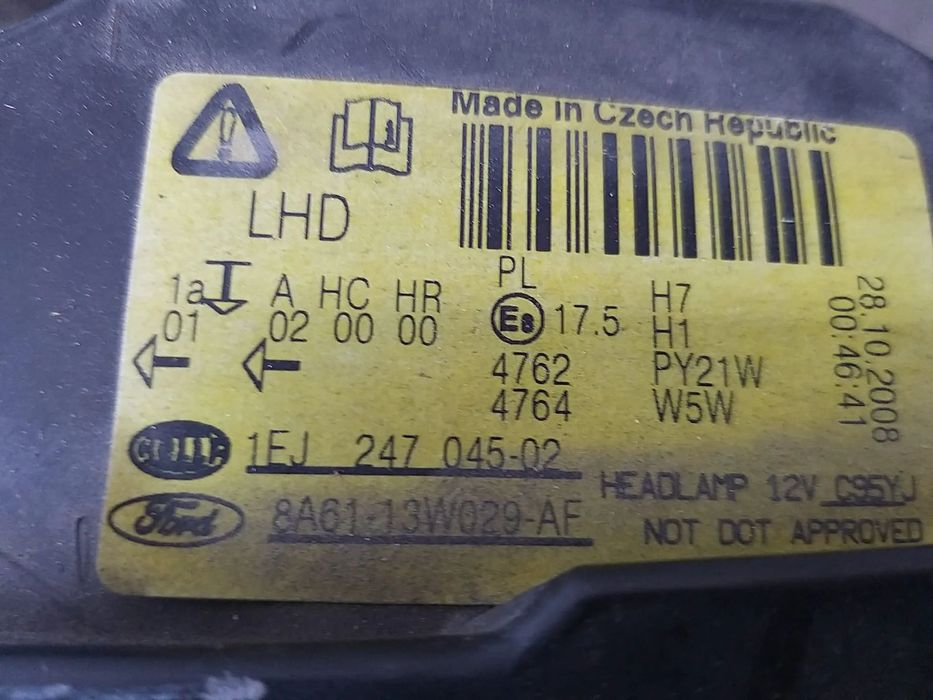 Far dreapta ford fiesta 6 cb1 ccn 1ej24704502 8a6113w029af