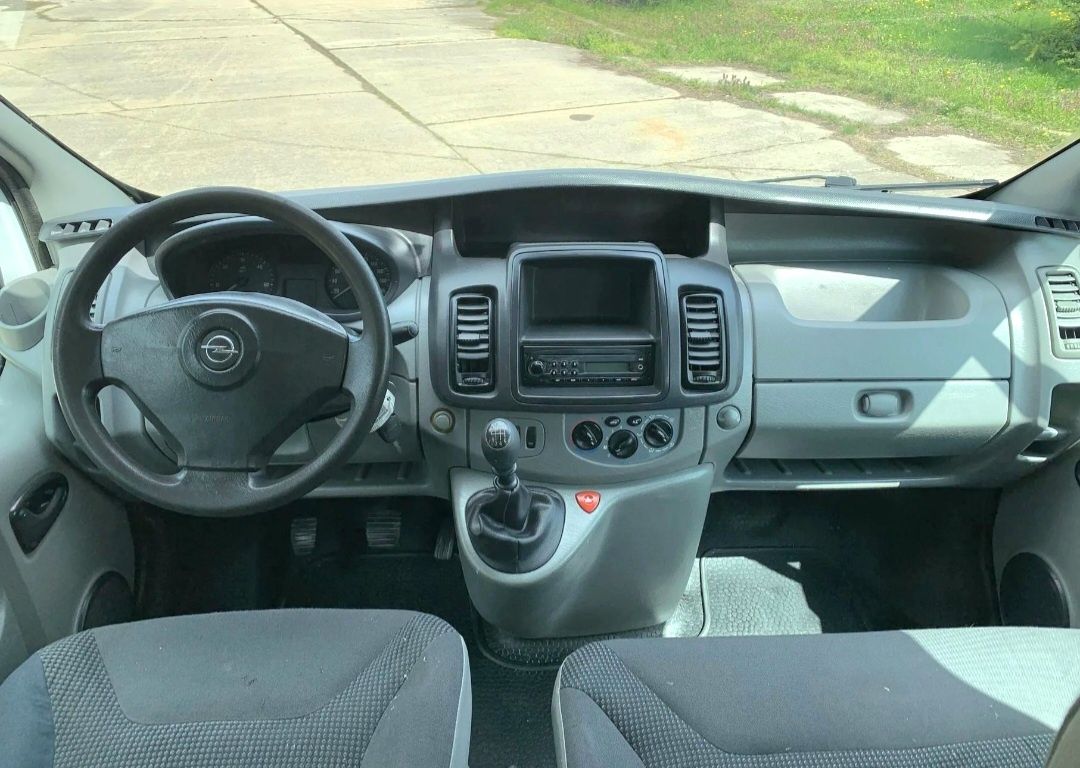 OPEL VIVARO EXTRA LUNG 5+1 Locuri si Marfa