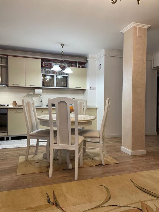 Vând apartament 3 camere