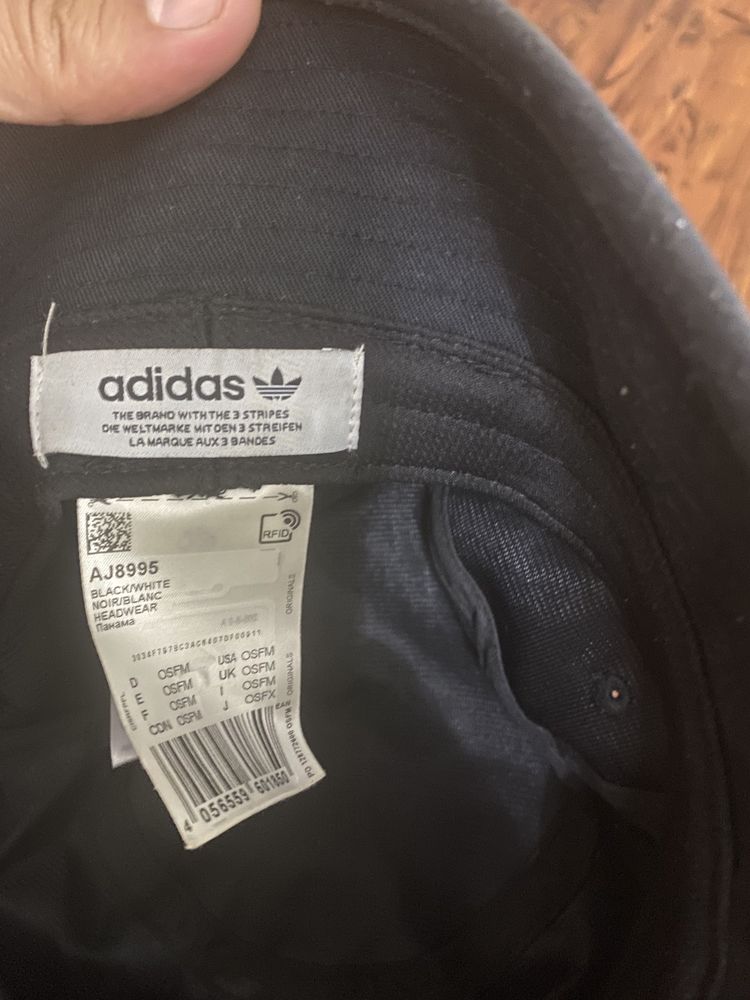 Продам панаму Adidas original