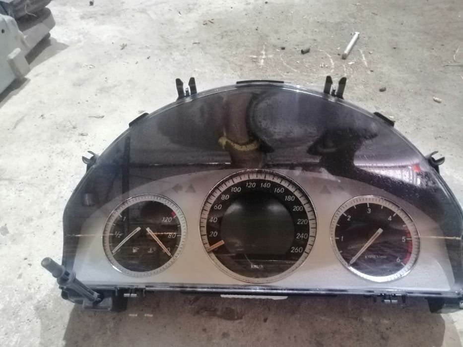 Ceasuri bord Mercedes c class w 204