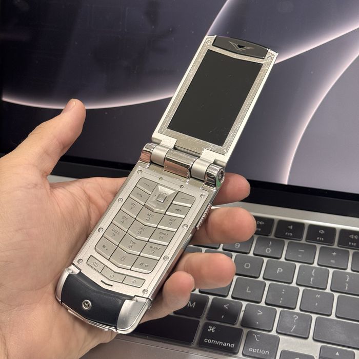 Vertu Constellation Ayxta