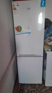 Холодильник почти новый.в хорошем состоянии.