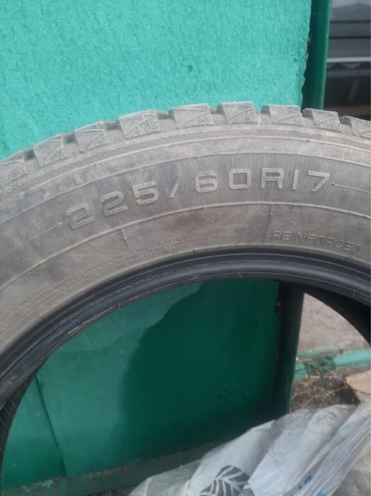 Продам или обменяю зимние шины на 225/60/R17