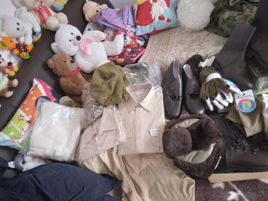 Vând căciulă nouă mărimea 55 la 60 de lei