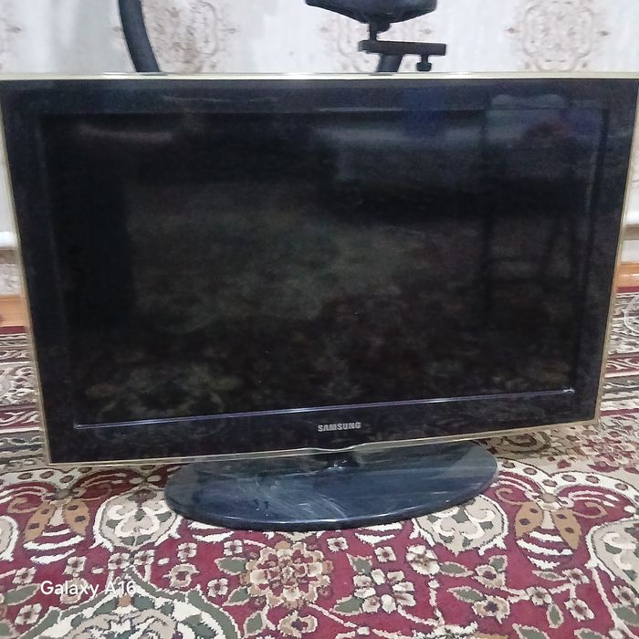 Televizor sotiladi