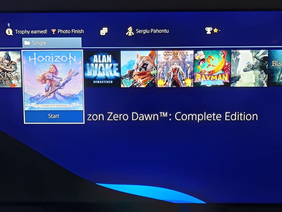 Vând Ps4 Pro 4k CHU-7216B modat ssd 2tb nou + ssd extern