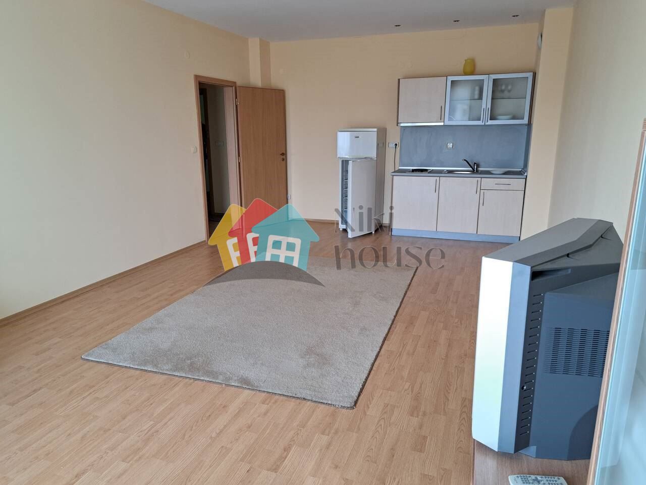 Продава се Двустаен апартамент в к.к. Златни пясъци - 101 кв.м за 694 €/кв.м - Снимка #2