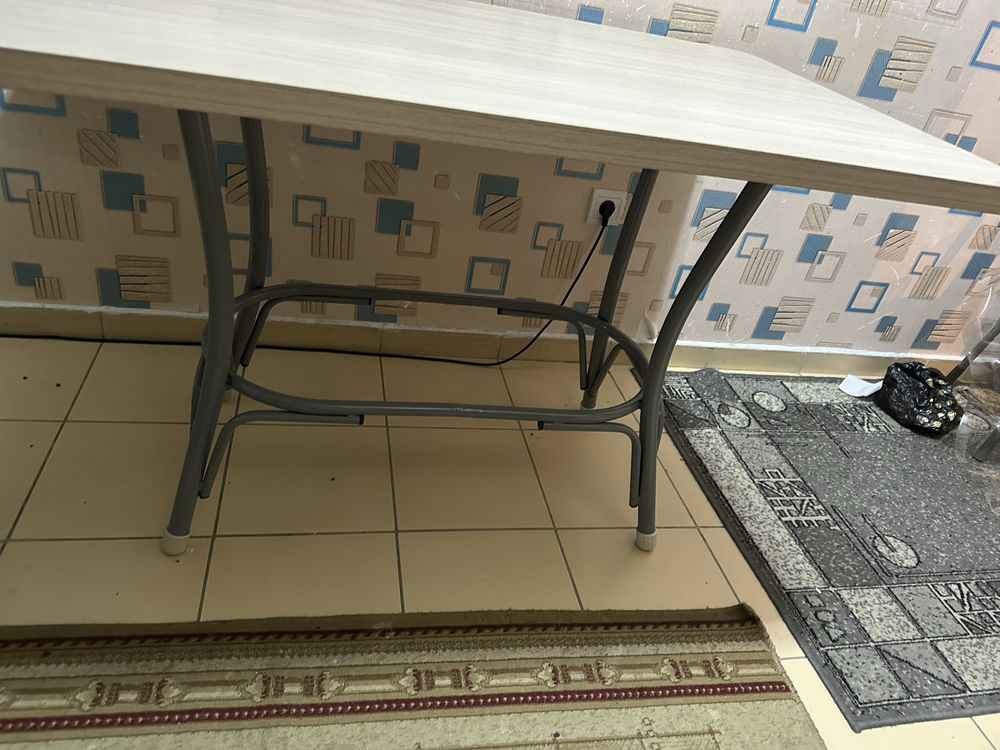Продается Стол кухонный