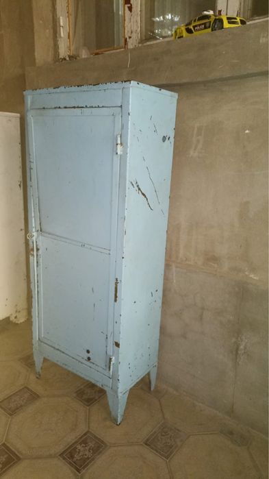 Цейф сейф железный шкаф