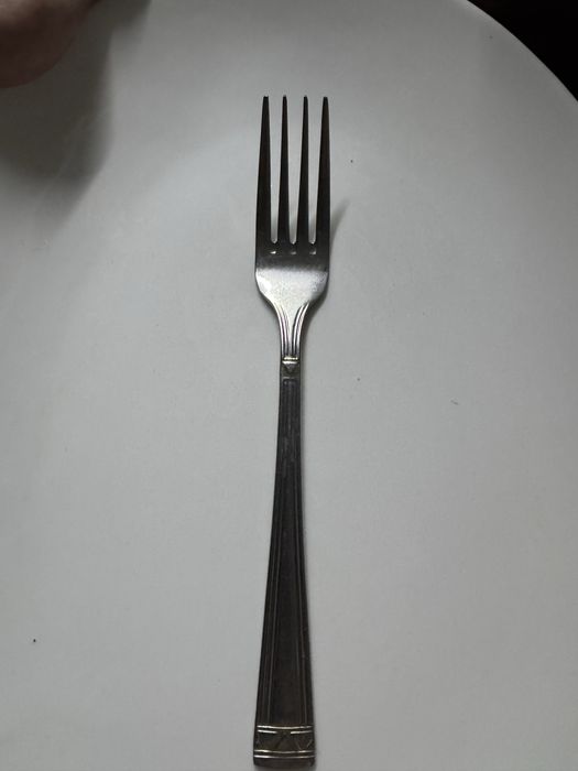 Продаю столовые приборы