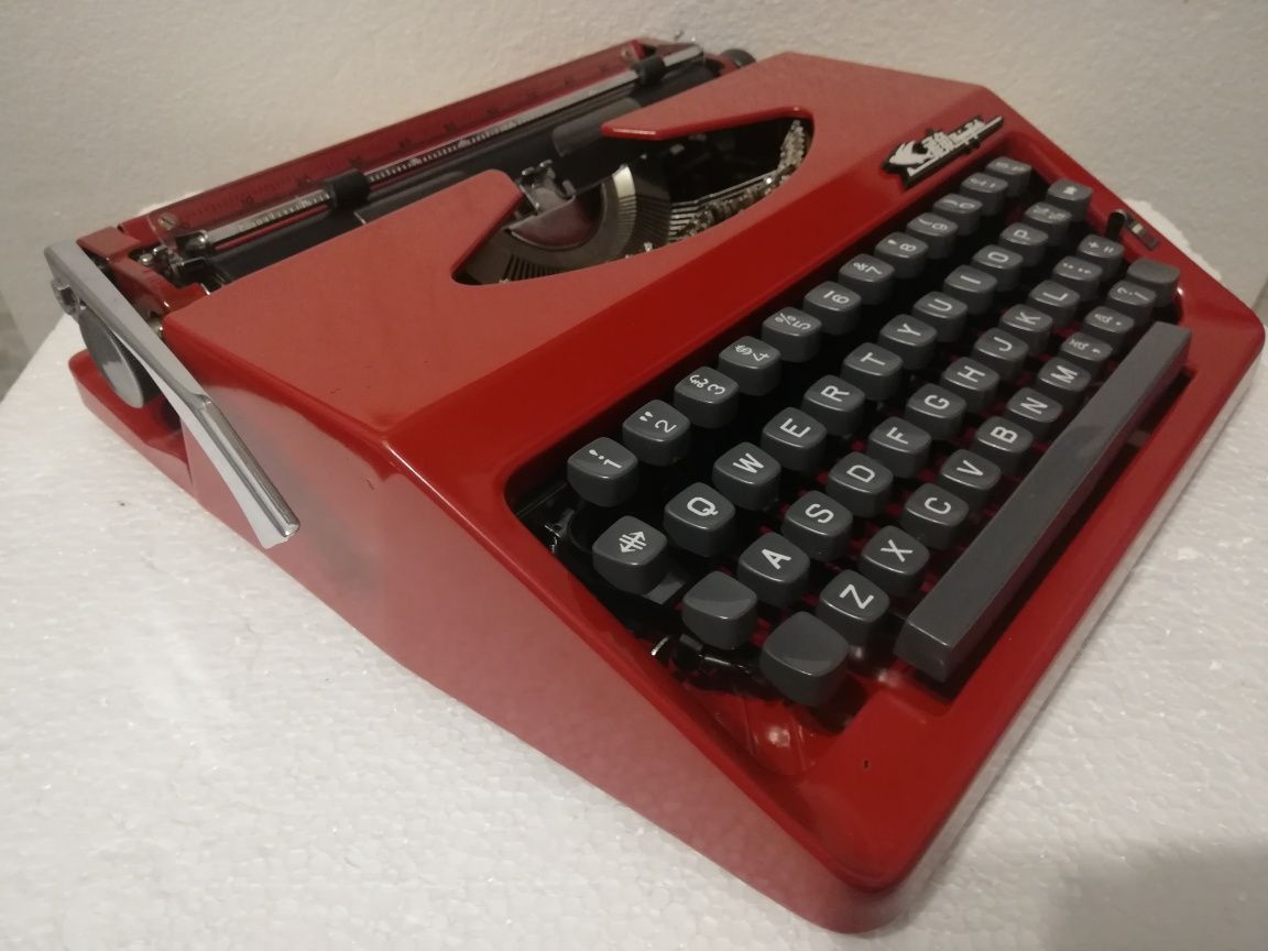 Mașina de scris claviatură romaneasca