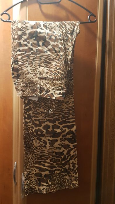 OCAZIE !!!  2 Costume 2 piese Zara si 1 Dika