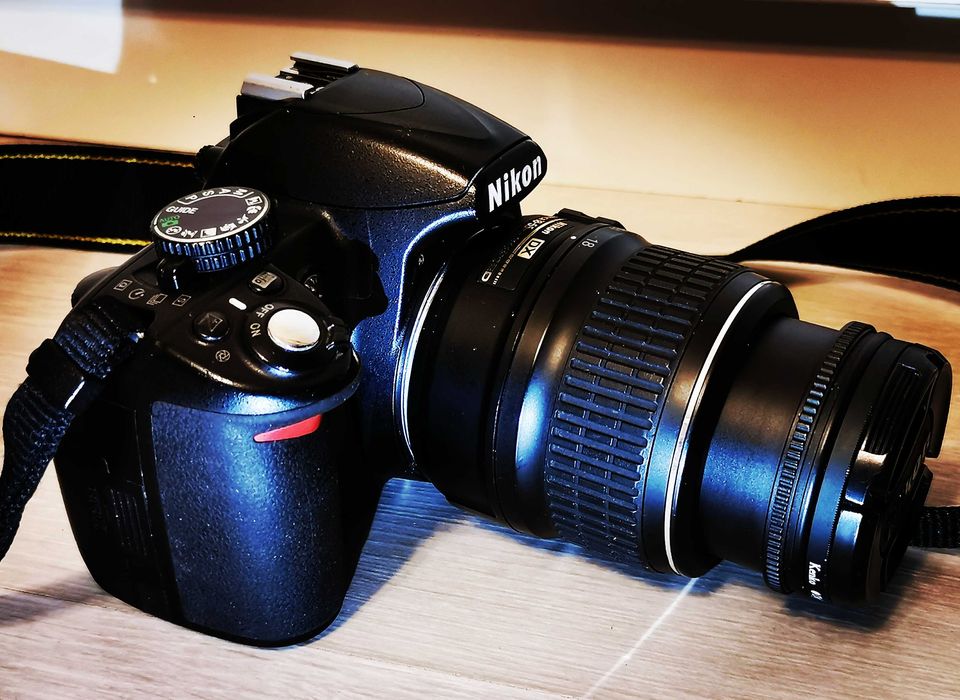 Aparat Nikon D3100 + obiectiv nou Nikon DX 18-55mm