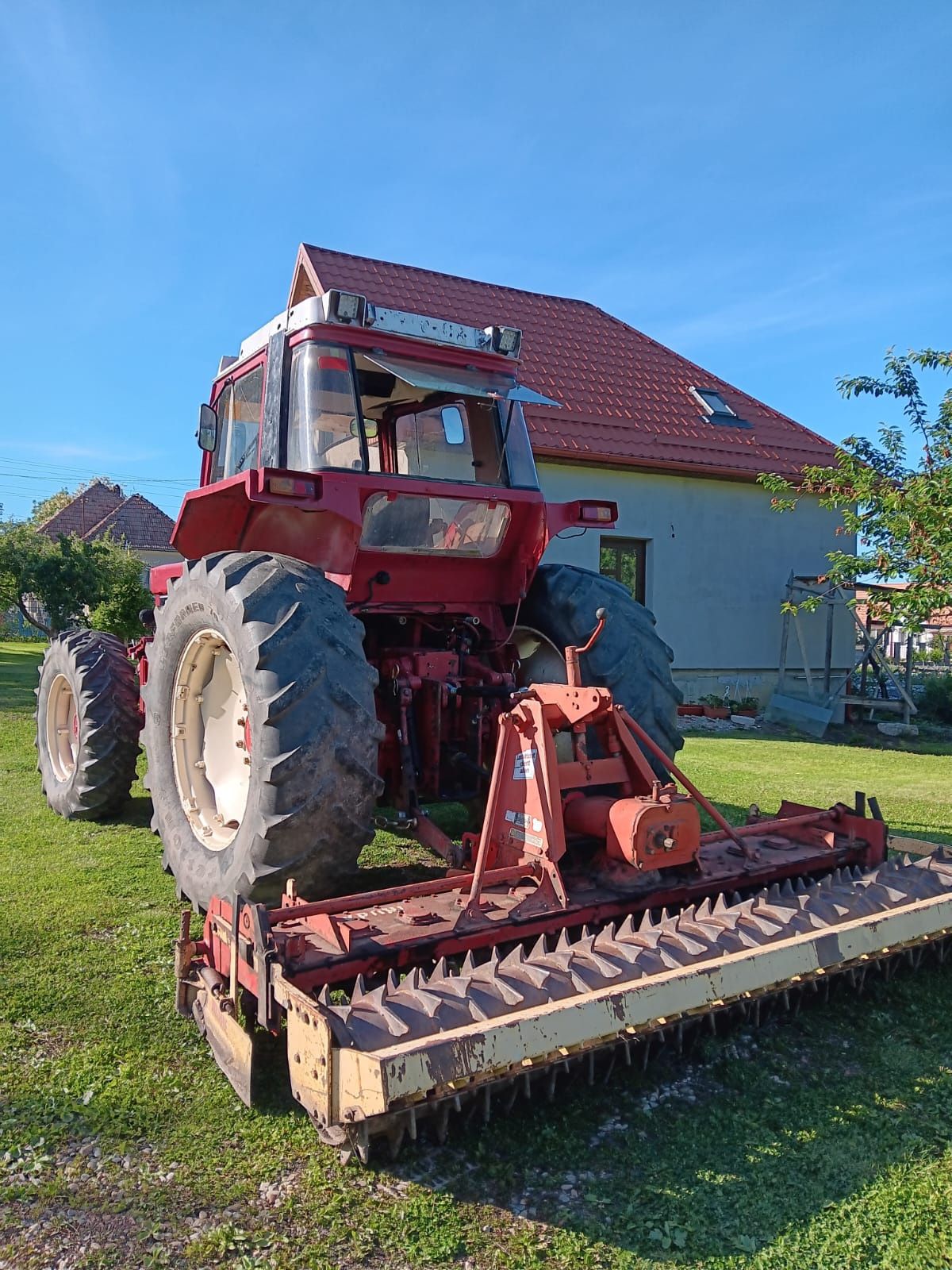 Tractor International 1255 XL