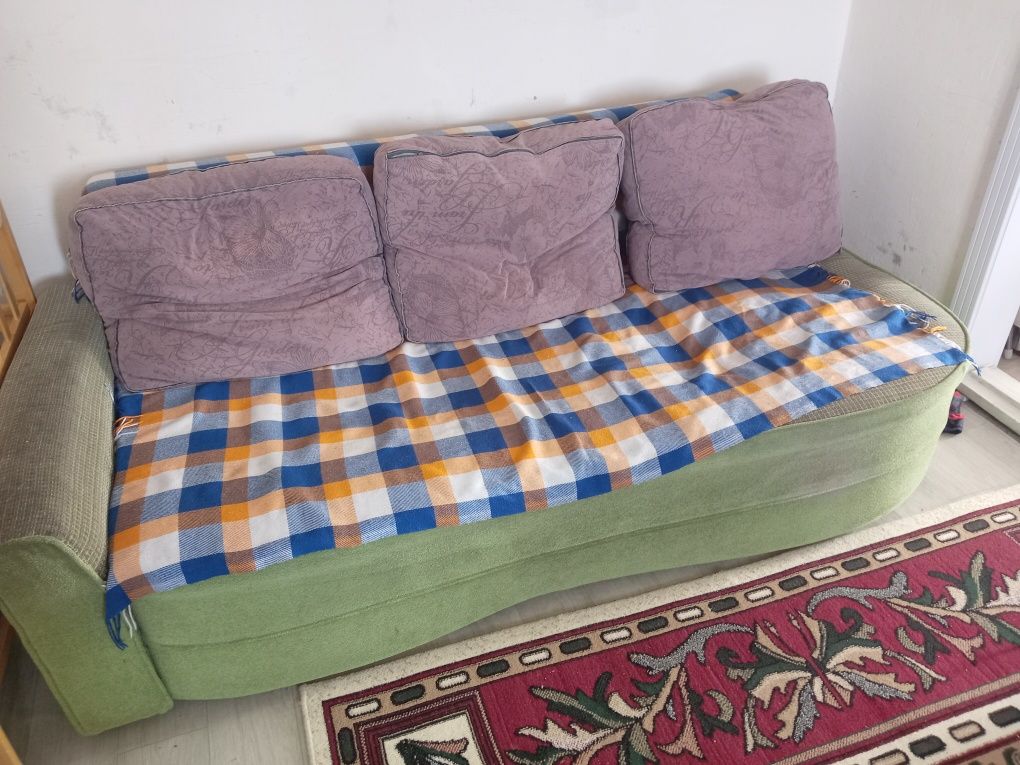 Продам тахту диван