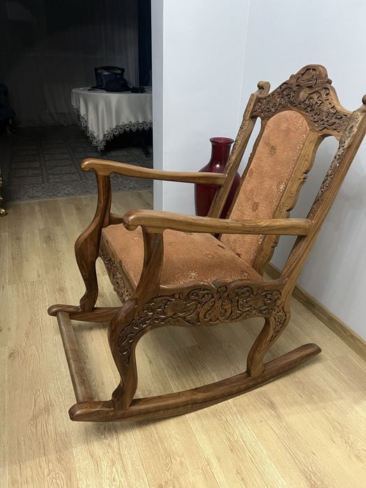 Продам Кресло качалку