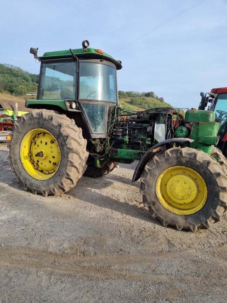 Dezmembram tractor John Deere 4240