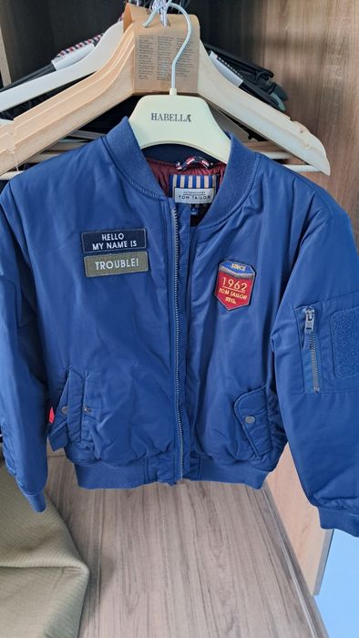 Много запазени маркови детски якета и елеци