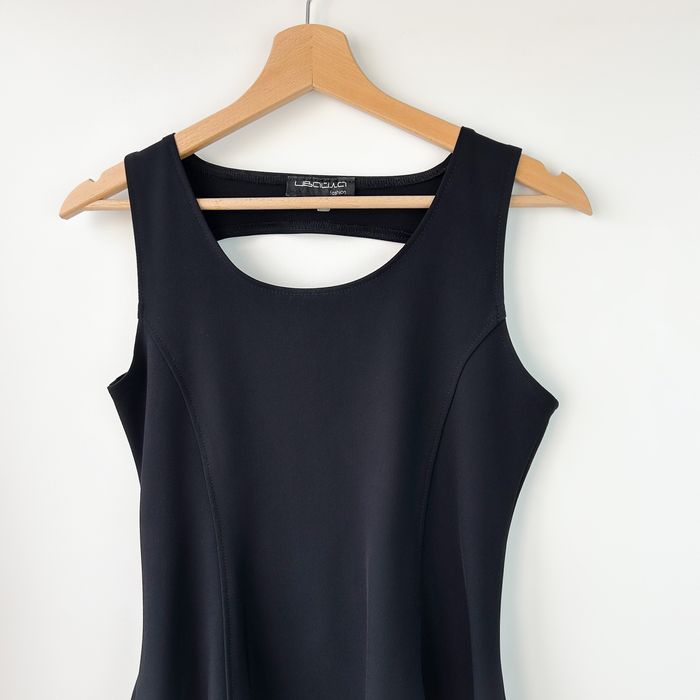 Черна рокля тип балонка