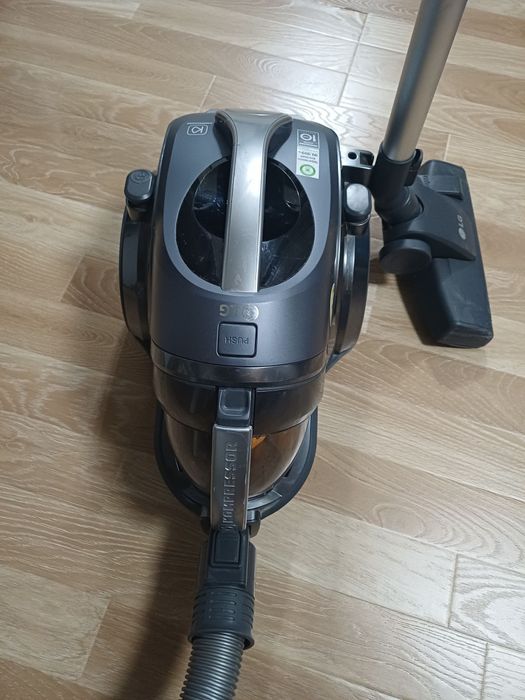 Пылесос с автоматической системой прессования пыли Kompressor