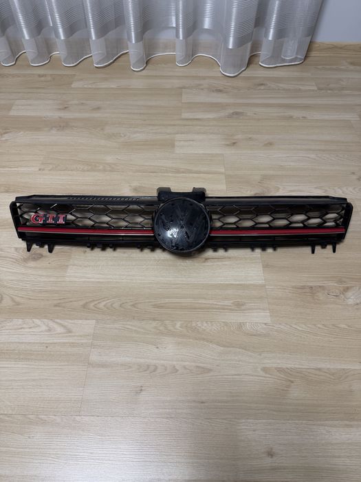 Оригинална решетка Голф 7 GTI