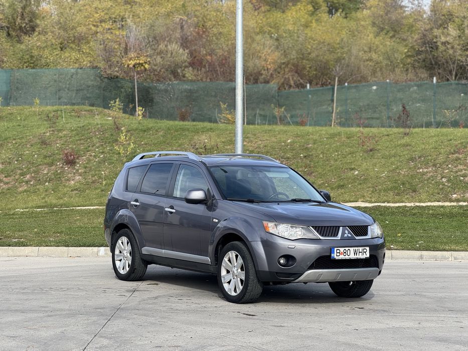 Mitsubishi Outlander 2.4 benzina 4x4 7 locuri