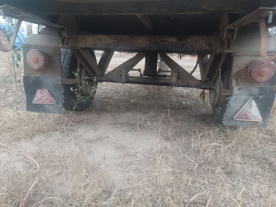 Remorcă basculantă