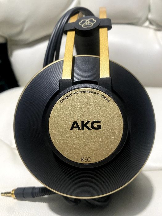 AKG k92 Manitor Studio naushnik Sotiladi