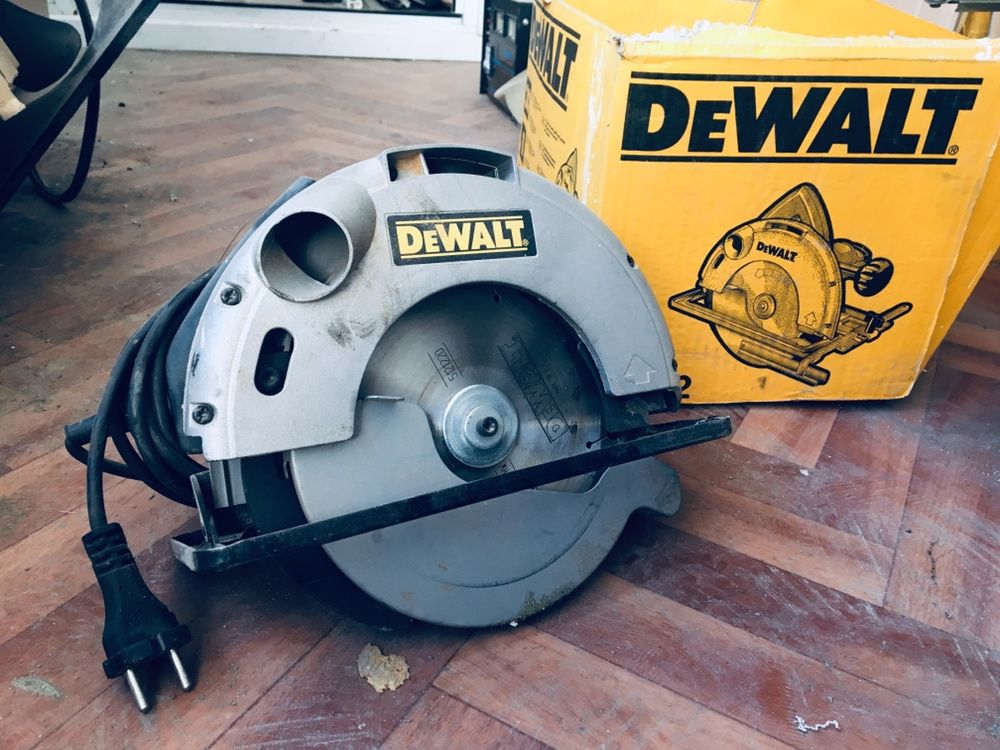 Продам пилу DeWalt