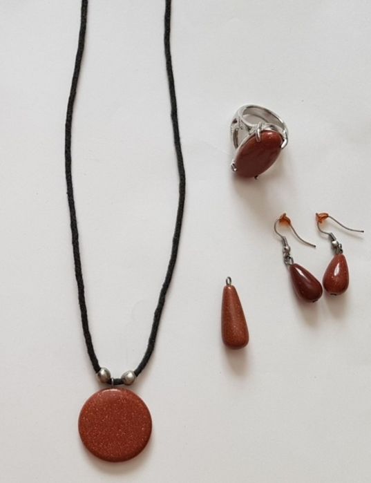 Украшения из авантюрина