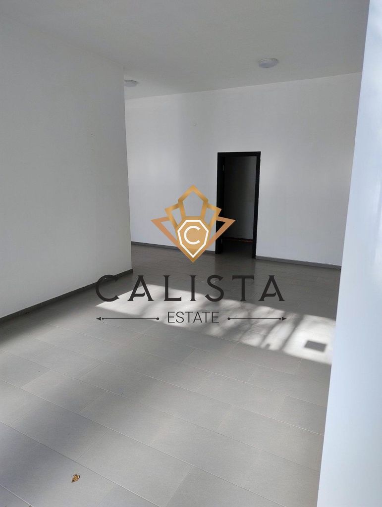 Дава се под наем Магазин в Пловдив, Гагарин - 70 кв.м за 357 € - Снимка #4
