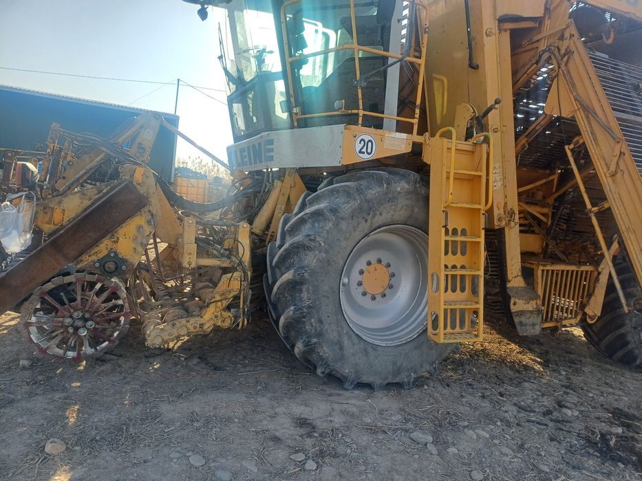 Свекло уборочный комбайн