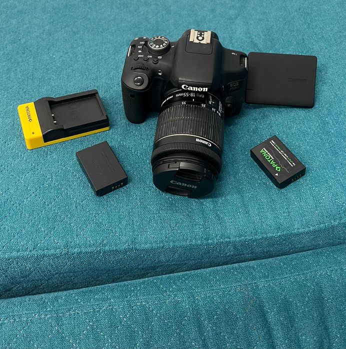 Camera foto Canon 750D + Obiectiv