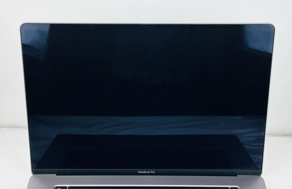 ЗА ЧАСТИ! Apple Macbook Pro 16 inch 2019 i7 2,4GHz 512GB 16RAM