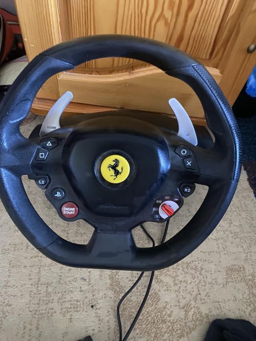 волан THRUSTMASTER Ferrari 488 GTB с педали
