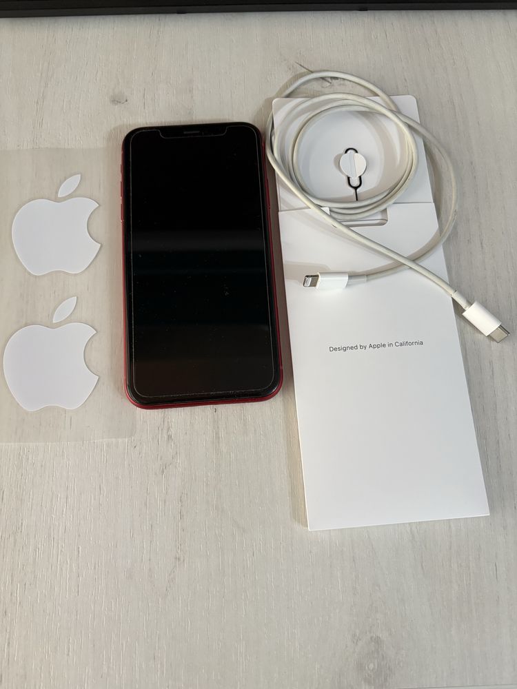 Vând Iphone XR Red - 64 GB