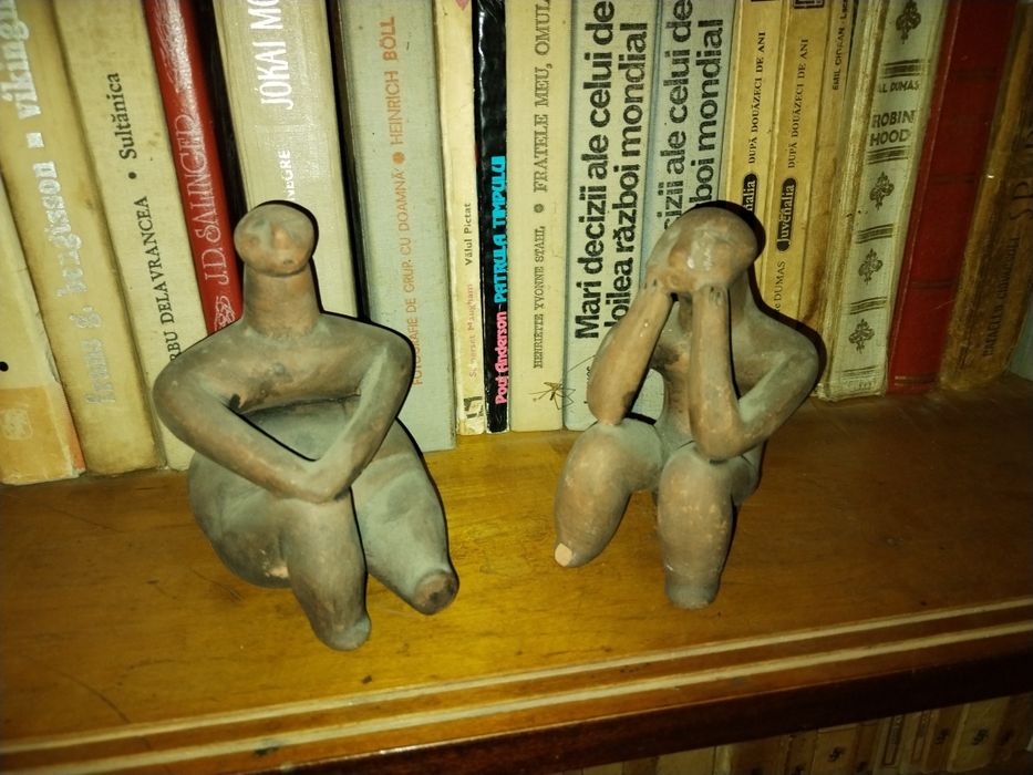 Complexul Gânditorul statuete de lut