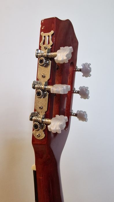 Гитара классическая.