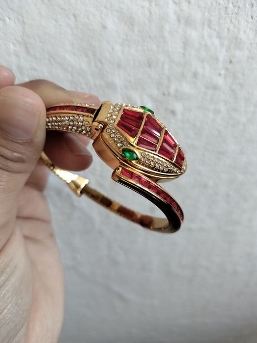 Новый сағат сатылады