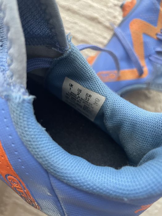 Бутонки за дете