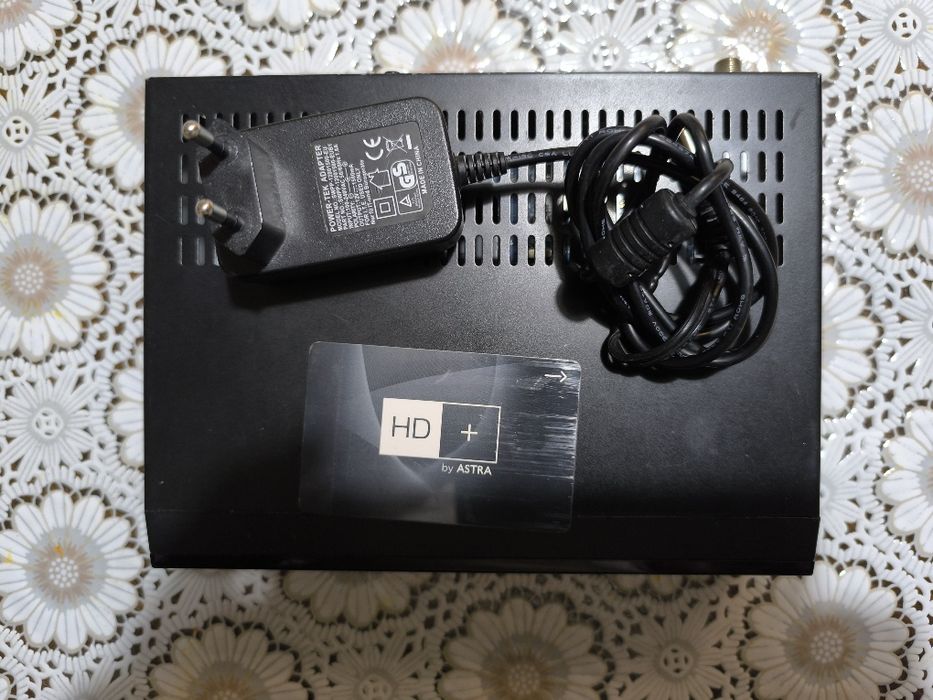 Сателитен приемник Humax HD Nano +