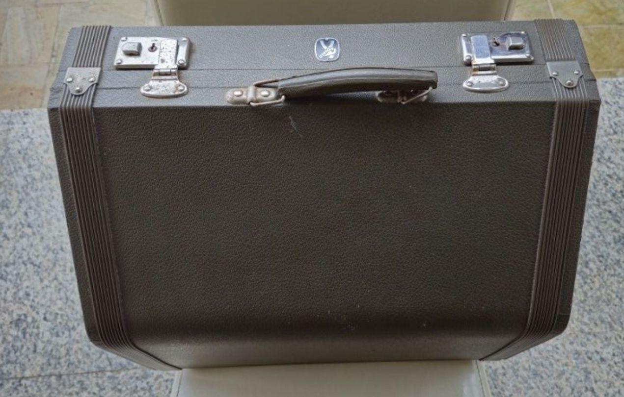 Acordeon Hohner Concerto 2 cu 72 basi basi negru