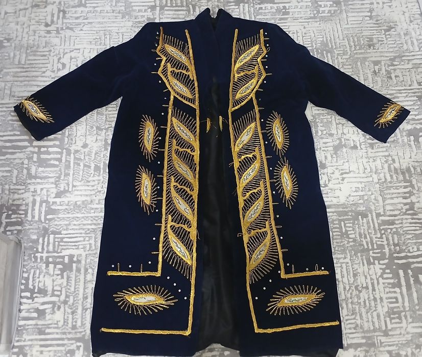 Продам чапан с платком пюбитейкой