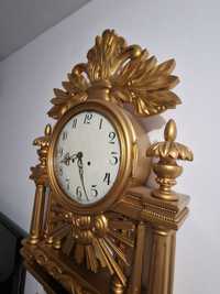 Ceas îmbrăcat cu foita de aur cu mecanismul Gustav Becker