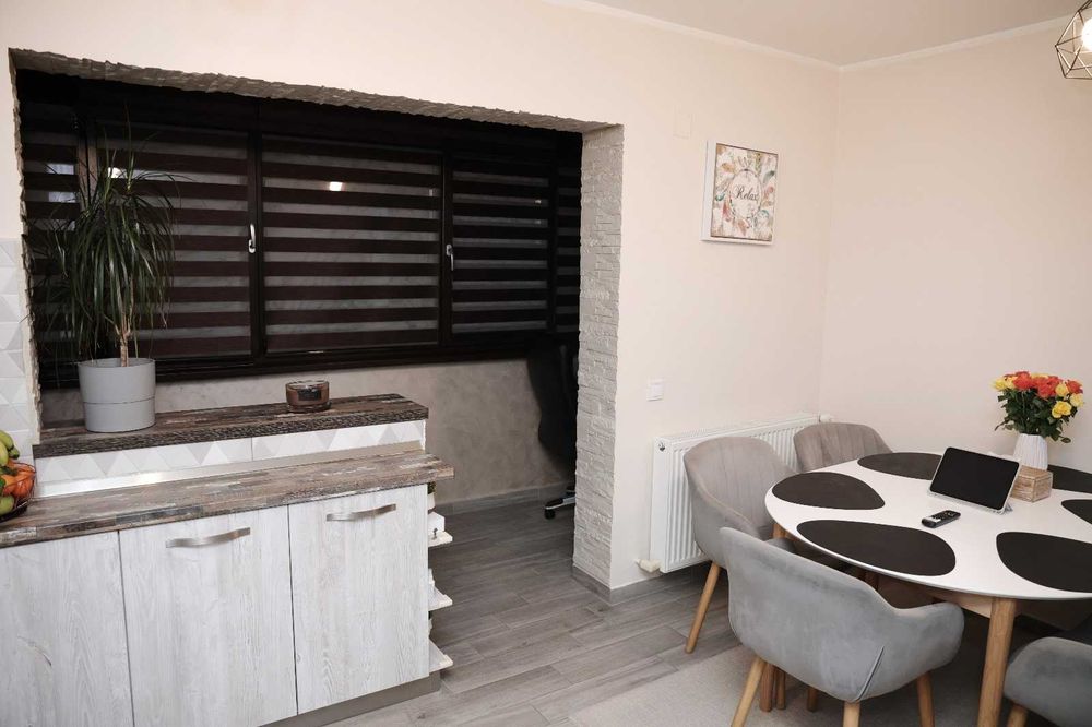 Apartament Modern cu 2 Camere, Luminos și Eficient Compartimentat