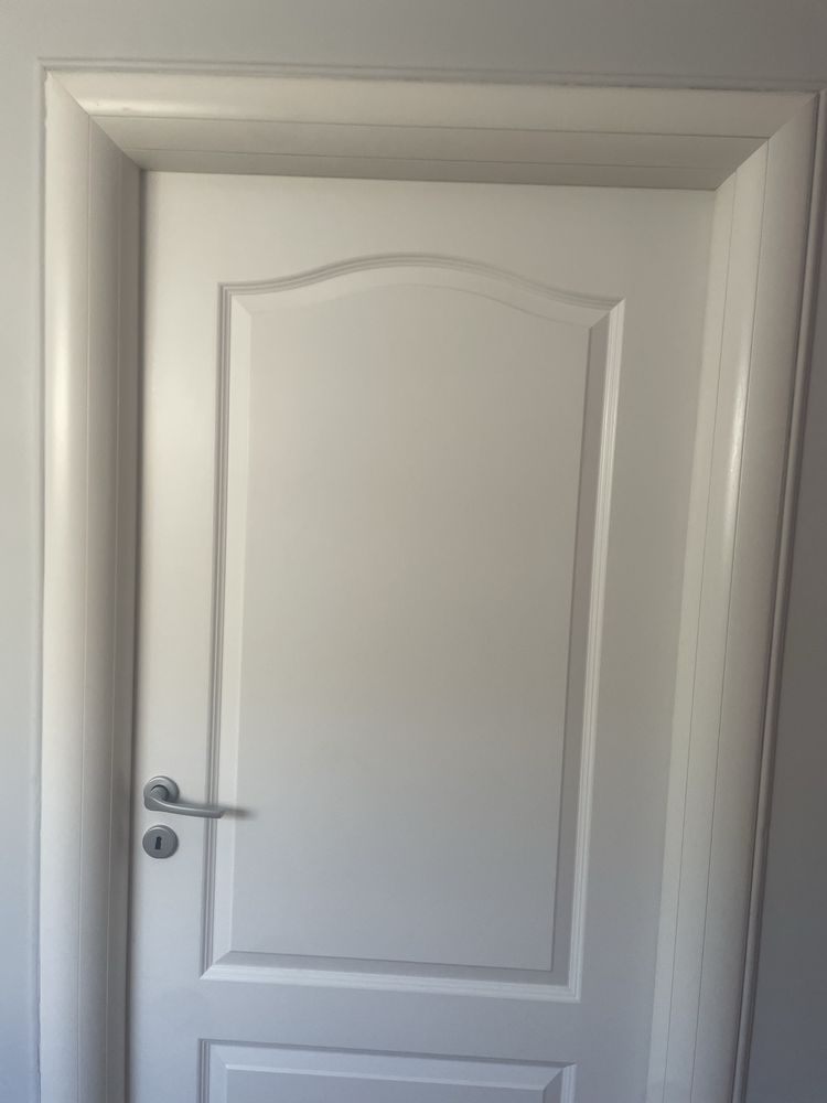 Vand trei uși de interior,folosite