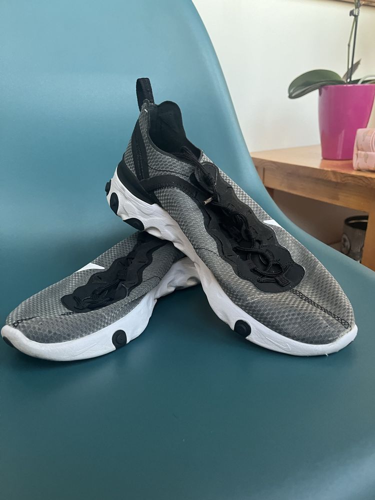 Tenisi NIKE react