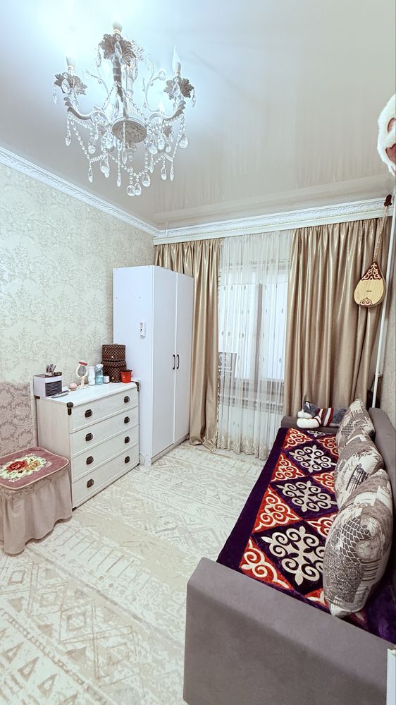 Продается 3ком 8мкр